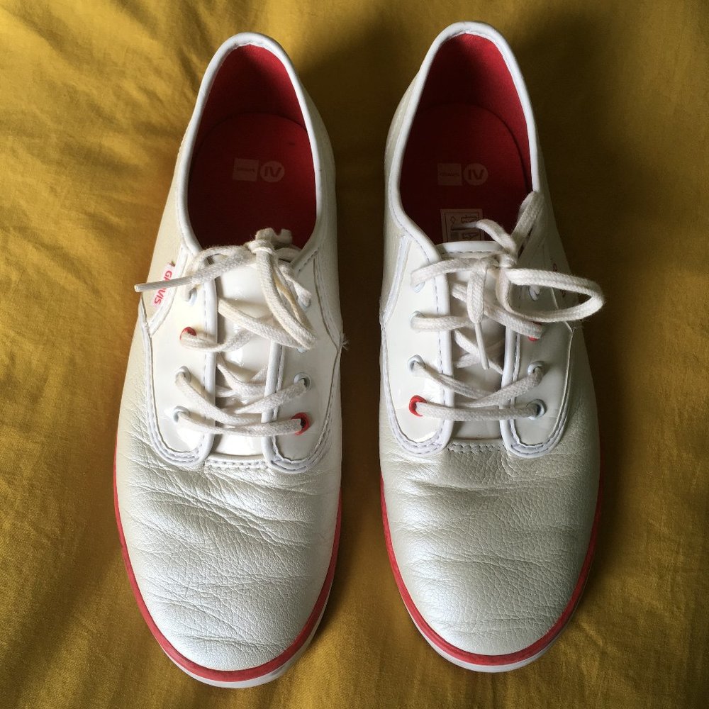 Gravis Sylmz LX 9.5 White with Red Bottoms